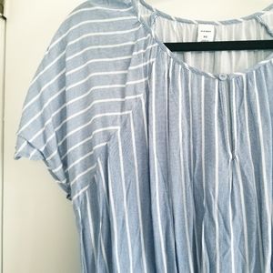 Old Navy flowy top